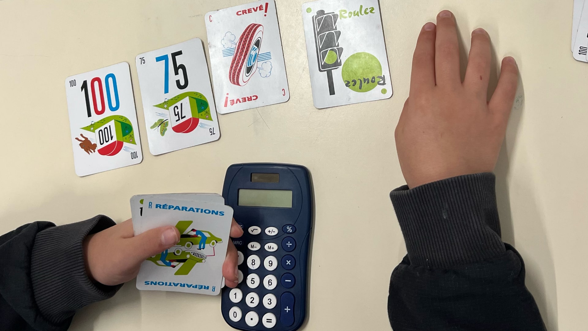 Illustration présentant un atelier de robotique