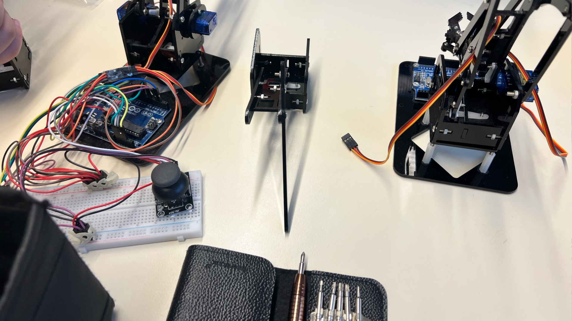 Assemblage d'un bras robotisé en classe