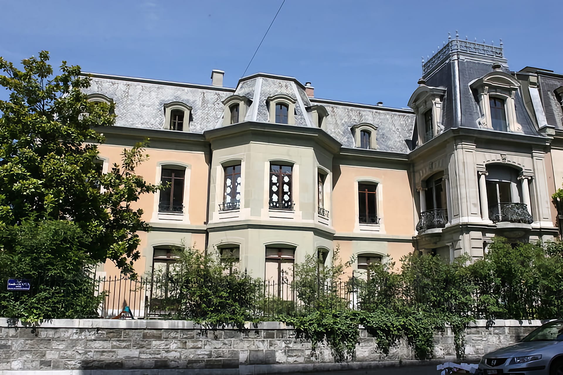 Illustration présentant l'Externat catholique des glacis