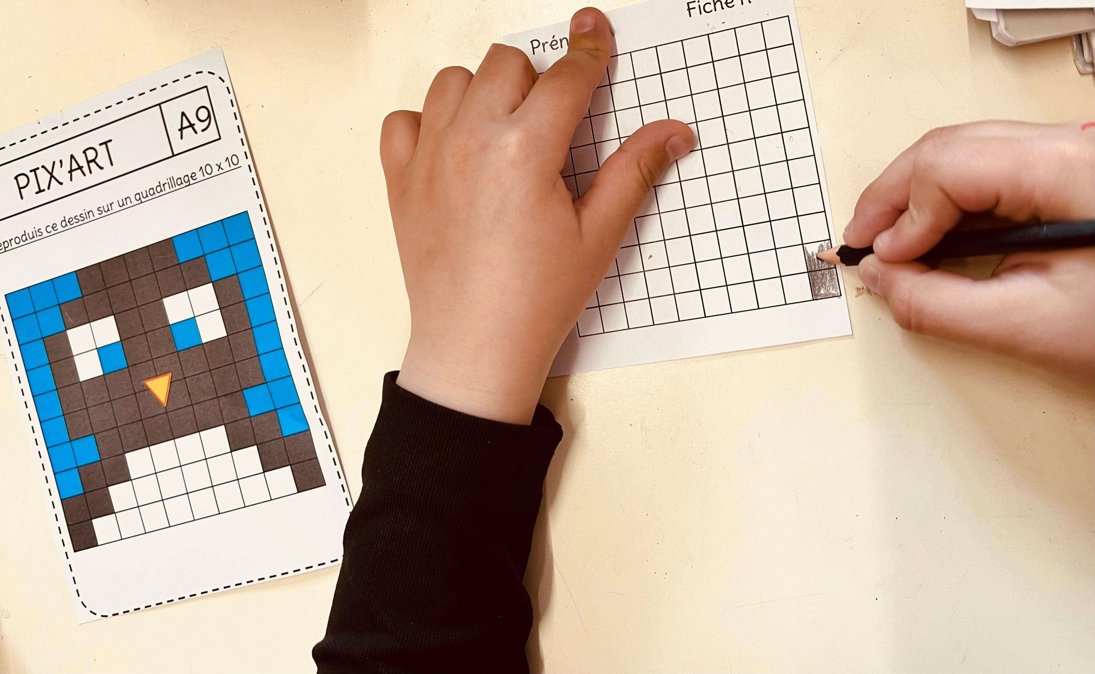 Illustration présentant un travail de rédaction sur un iPad